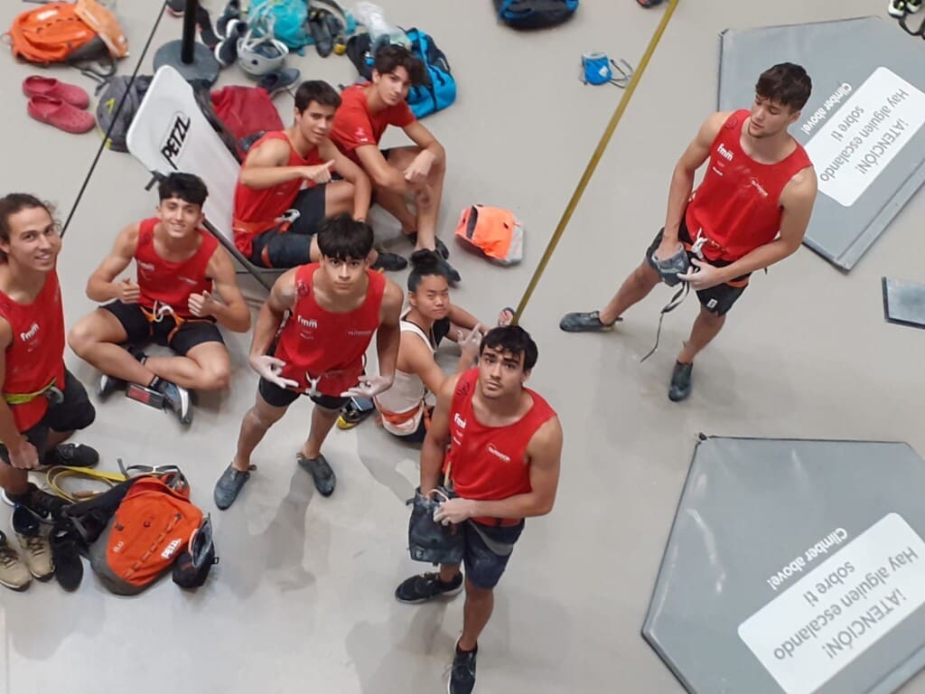 Parte de la Unidad de Escalada de Velocidad de la FMM durante los entrenamientos. (Foto AH/Prensa FMM)