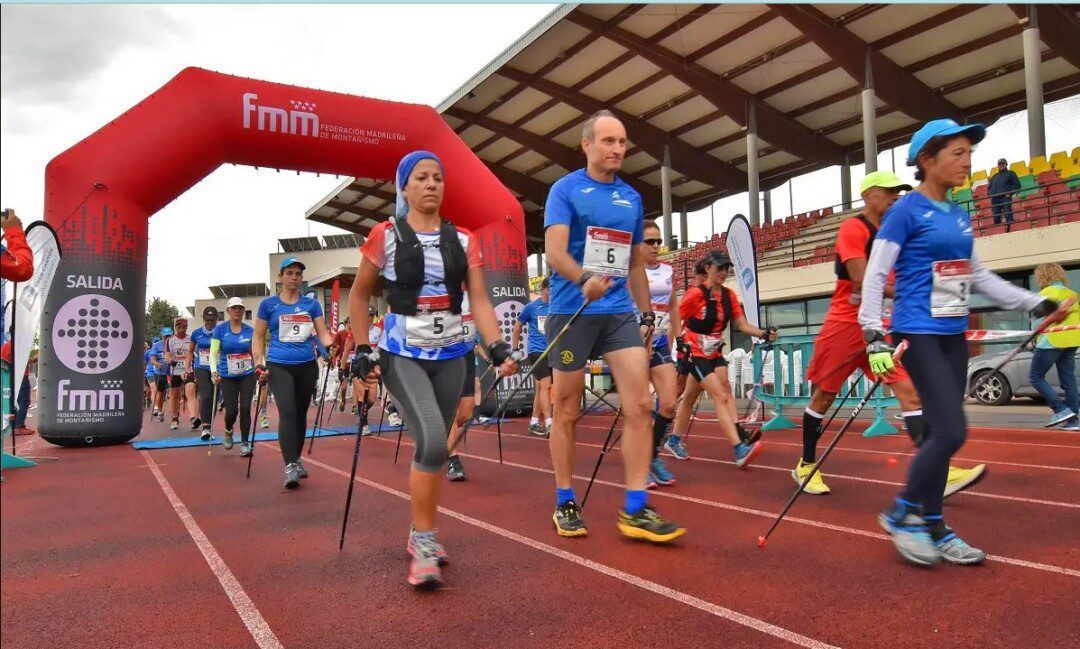MN- Salida pista atletismo 3cantos.2 La Prueba Open Tres Cantos y la tercera prueba puntuable para el circuito Copa de Madrid de marcha nórdica, sale de la pista de atletismo del Centro Deportivo La Luz de Tres Cantos.