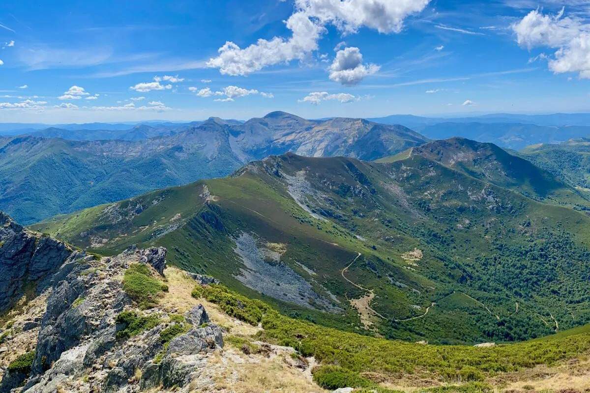 ruta de senderismo en puerto navacerrada, cercedilla, berceas por el dia del senderista en madrid