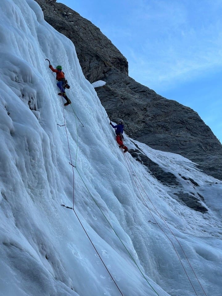 b2ap3_large_escalada-hielo-protal-min.jpg